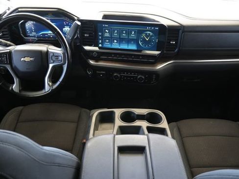 Used 2024 Chevrolet Silverado 2500 LT image 2