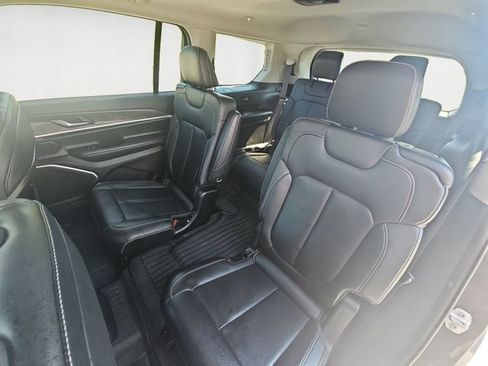 Used 2022 Jeep Grand Cherokee L Limited AWD/4WD image 13