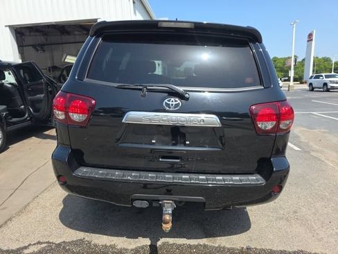 Used 2019 Toyota Sequoia Limited w/ Safety & Convenience Package AWD/4WD image 5