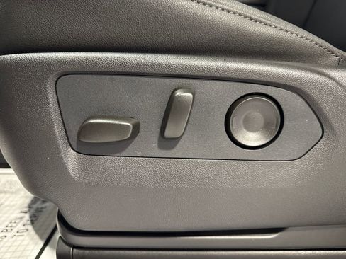 Used 2026 Chevrolet Silverado 1500 LT w/ Leather Package image 12