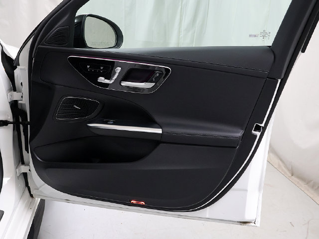 Certified 2026 Mercedes-Benz C 43 AMG 4MATIC Sedan image 37
