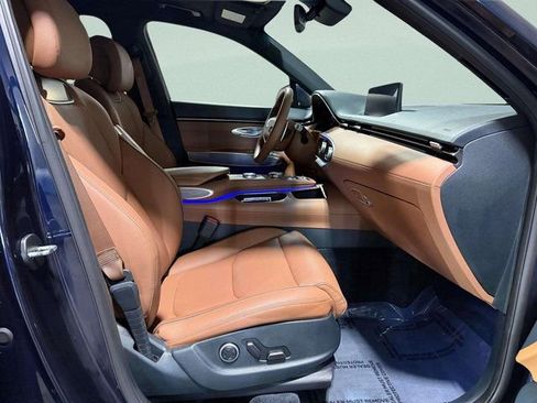 Used 2025 Genesis GV70 2.5T w/ Advanced Package image 30