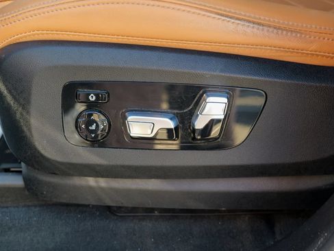 Used 2024 BMW X7 xDrive40i w/ Premium Package AWD/4WD image 26