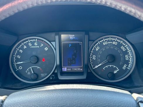 Used 2018 Toyota Tacoma TRD Sport w/ TRD Premium Sport Package image 33