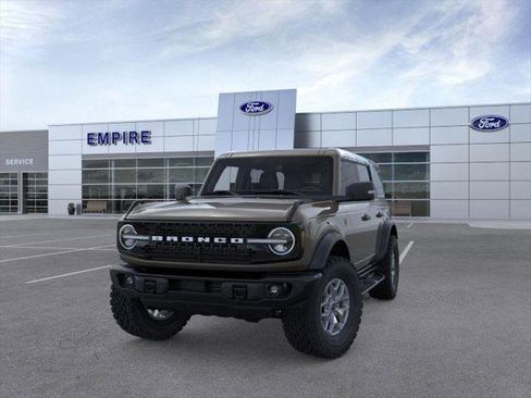 New 2025 Ford Bronco Badlands image 2