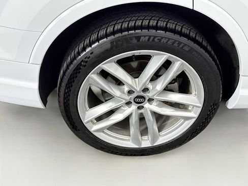 Used 2018 Audi Q7 3.0T Prestige w/ Prestige Package image 32