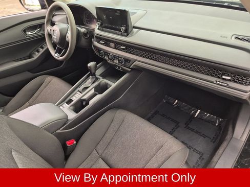 Used 2025 Honda Accord SE image 31