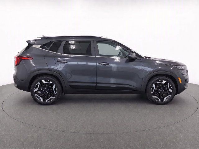 Used 2024 Kia Seltos SX w/ SX Sunroof Package AWD/4WD image 8