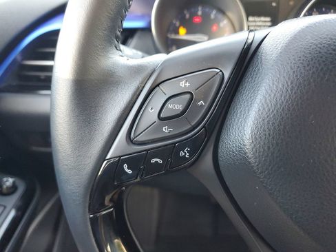 Used 2022 Toyota C-HR XLE FWD image 19