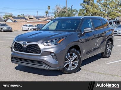 Used 2024 Toyota Highlander XLE