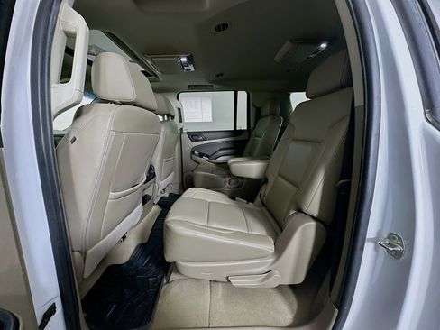 Used 2020 Chevrolet Suburban LT image 29