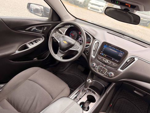 Used 2019 Chevrolet Malibu LT FWD image 14