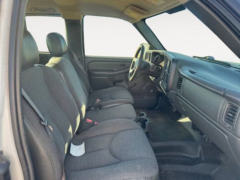 Used 2004 Chevrolet Silverado 2500 W/T image 15