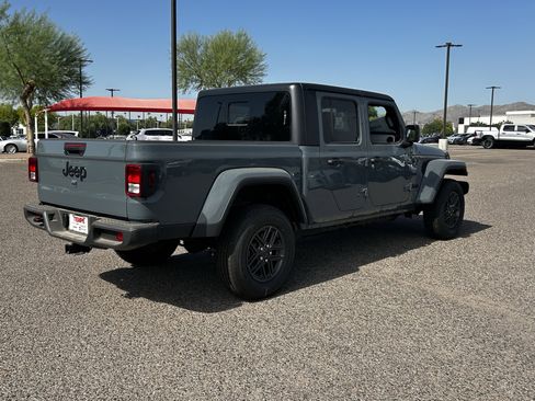 New 2025 Jeep Gladiator Sport image 5
