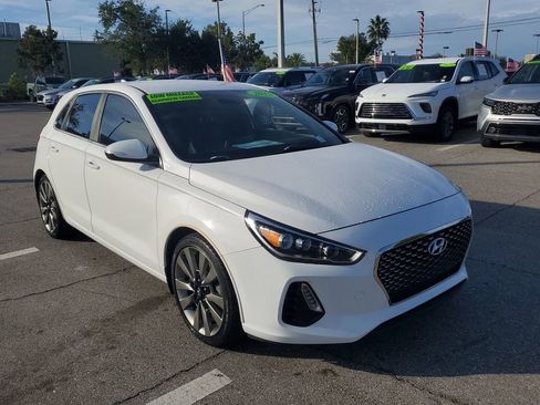 Used 2018 Hyundai Elantra GT Sport image 9