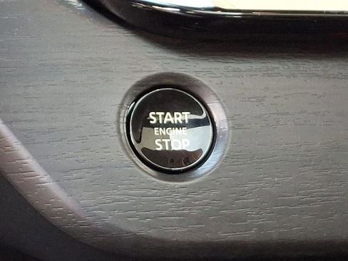 Certified 2025 Nissan Murano SL w/ Cargo Package image 25