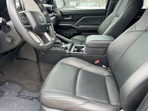 Certified 2025 Toyota 4Runner Limited AWD/4WD image 11