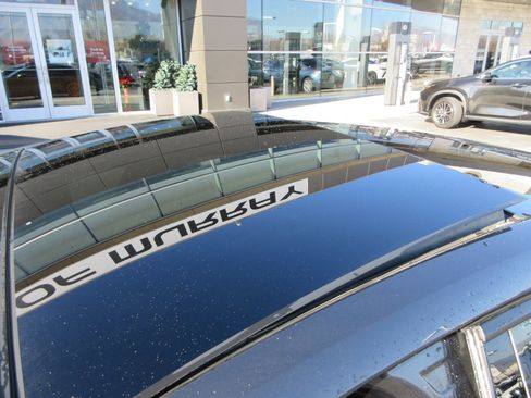 Used 2018 Porsche Panamera 4 image 16