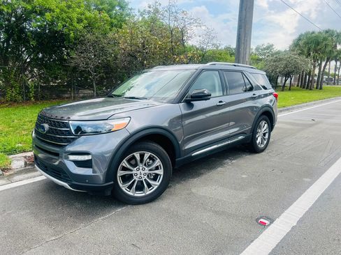 Used 2022 Ford Explorer Limited w/ Equipment Group 301A RWD image 1