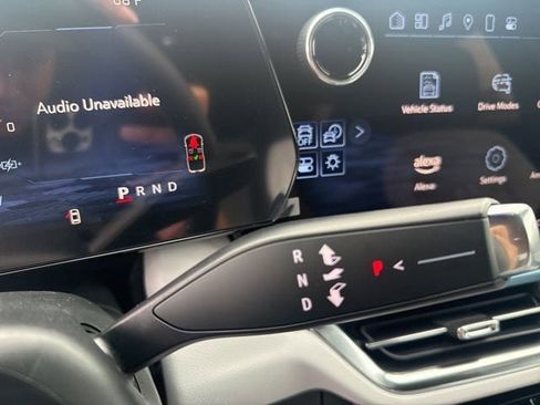 New 2025 Chevrolet Equinox EV LT w/ Convenience Package II FWD image 19