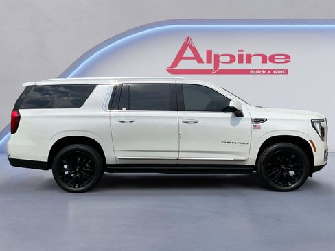 Used 2025 GMC Yukon XL Denali w/ Denali Reserve Package AWD/4WD image 6