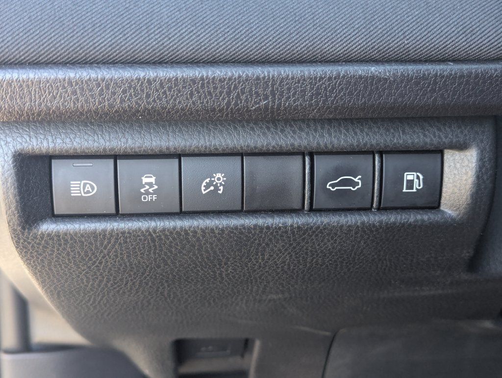 Used 2025 Toyota Camry LE FWD image 22