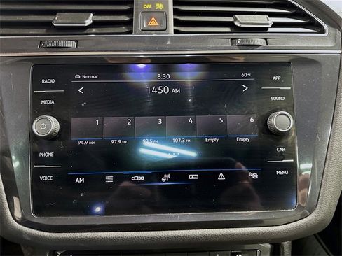 Used 2021 Volkswagen Tiguan SE w/ Panoramic Sunroof Package image 20
