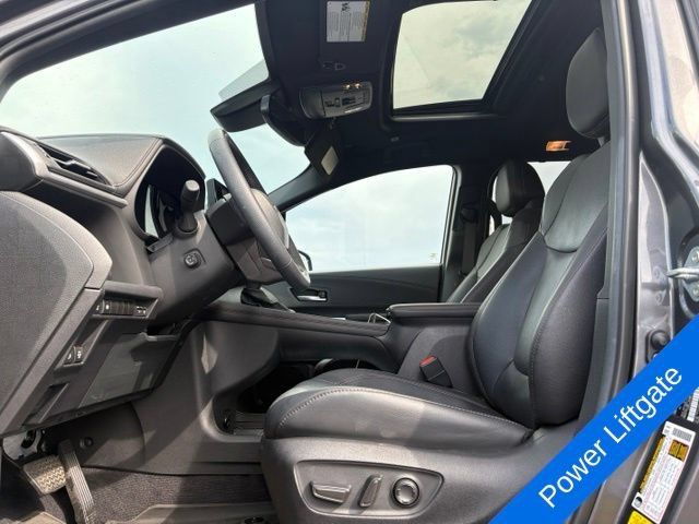 Used 2025 Toyota Sienna Limited AWD/4WD image 12