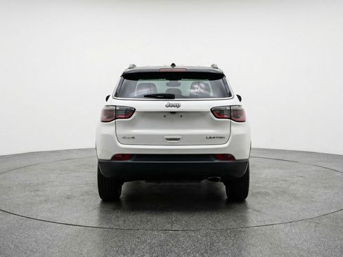 Used 2025 Jeep Compass Limited image 7