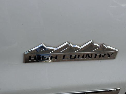 Used 2018 Chevrolet Silverado 1500 High Country w/ High Desert Package AWD/4WD image 7