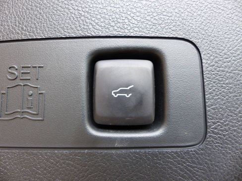 Used 2021 Lincoln Corsair AWD w/ Sport Package image 35