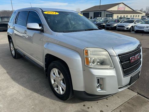 Used 2011 GMC Terrain SLE image 3