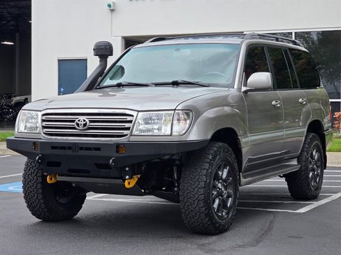 Used 2004 Toyota Land Cruiser w/ Convenience Pkg AWD/4WD image 1