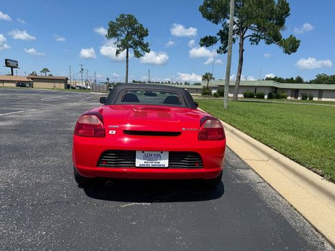 Used 2002 Toyota MR2 RWD image 16