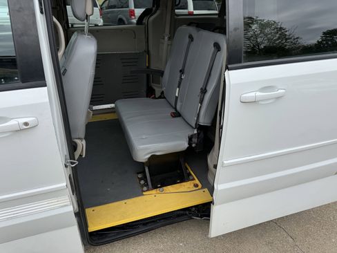 Used 2017 Dodge Grand Caravan SE w/ Power Window Group FWD image 26