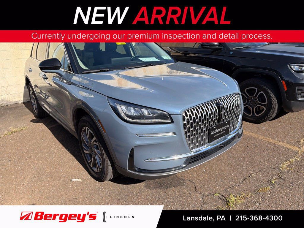 Used 2025 Lincoln Corsair AWD w/ Equipment Group 101A image 1