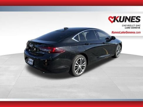 Used 2019 Buick Regal Essence w/ Sights and Sounds Package image 4