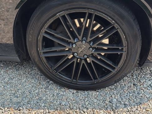 Used 2016 Dodge Challenger SXT Plus RWD image 26
