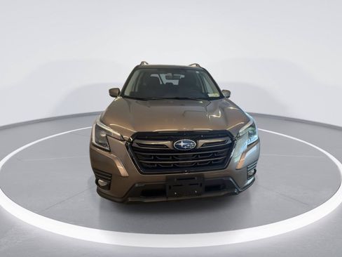 Used 2023 Subaru Forester Limited AWD/4WD image 1