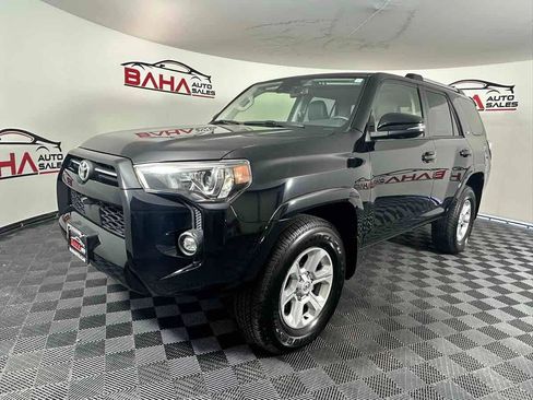 Used 2022 Toyota 4Runner SR5 Premium w/ Moonroof Package AWD/4WD image 3