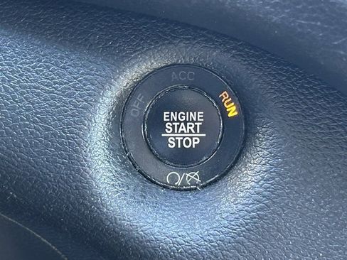 Used 2020 Jeep Cherokee Limited image 26