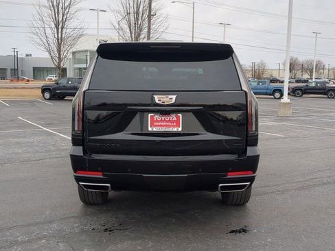 Used 2025 Cadillac Escalade Premium Luxury w/ Touring Package image 6