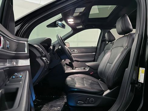 Used 2018 Ford Explorer Sport w/ Equipment Group 401A image 18