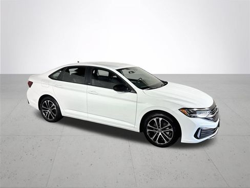 Used 2023 Volkswagen Jetta Sport FWD image 5