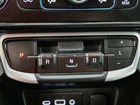 Used 2022 GMC Terrain SLE w/ Driver Convenience Package FWD image 14