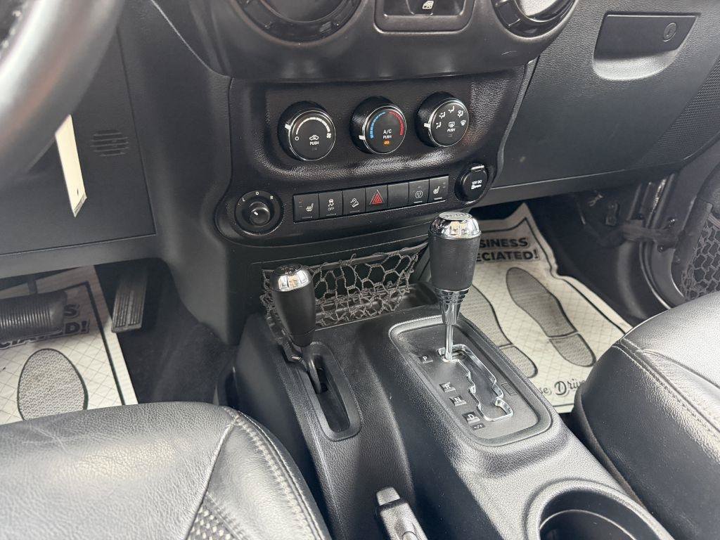 Used 2016 Jeep Wrangler Unlimited Sahara AWD/4WD image 21