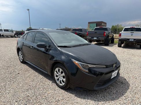 Used 2024 Toyota Corolla LE FWD image 2