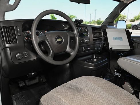 Used 2021 Chevrolet Express 2500 RWD image 16