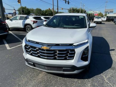 New 2026 Chevrolet Equinox LT w/ LPO, Floor Liner Package image 5