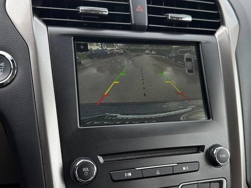 Used 2018 Ford Fusion SE w/ Equipment Group 602A FWD image 18